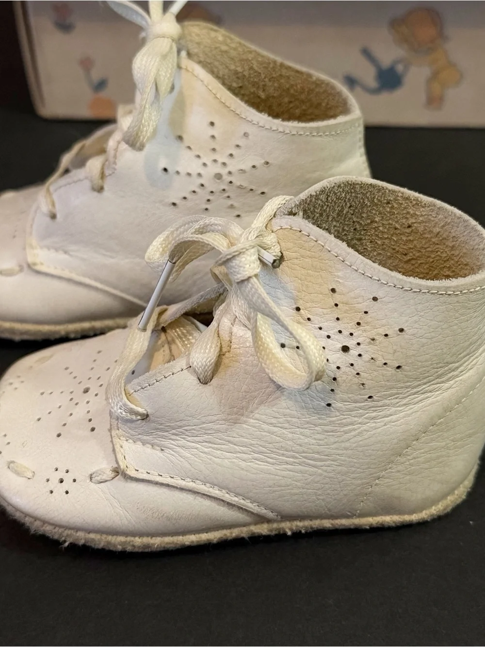Vintage Montgomery Ward White Baby Shoes Original Box 1960’s Sz 0 Classic Socks
